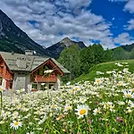 Taulei Tra Bormio E Livigno Chalet *